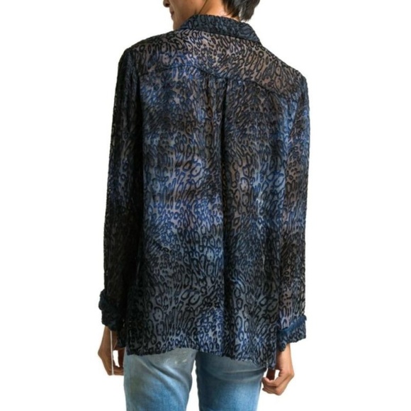 Raquel Allegra Cheetah BurnOut Front Pocket Blouse - Picture 3 of 8
